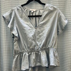 Lou & Grey Silver Flutter Sleeve Peplum Blouse